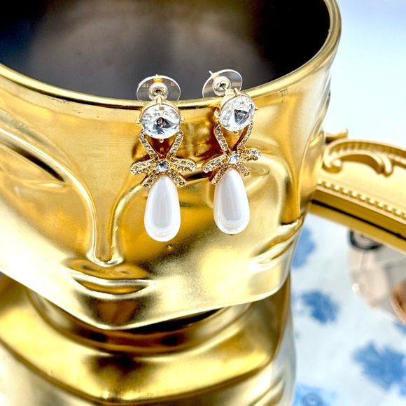 🆕 OSCAR DE LA RENTA 🧿 NWOT Bow Earrings With Pearls - Picture 4 of 16